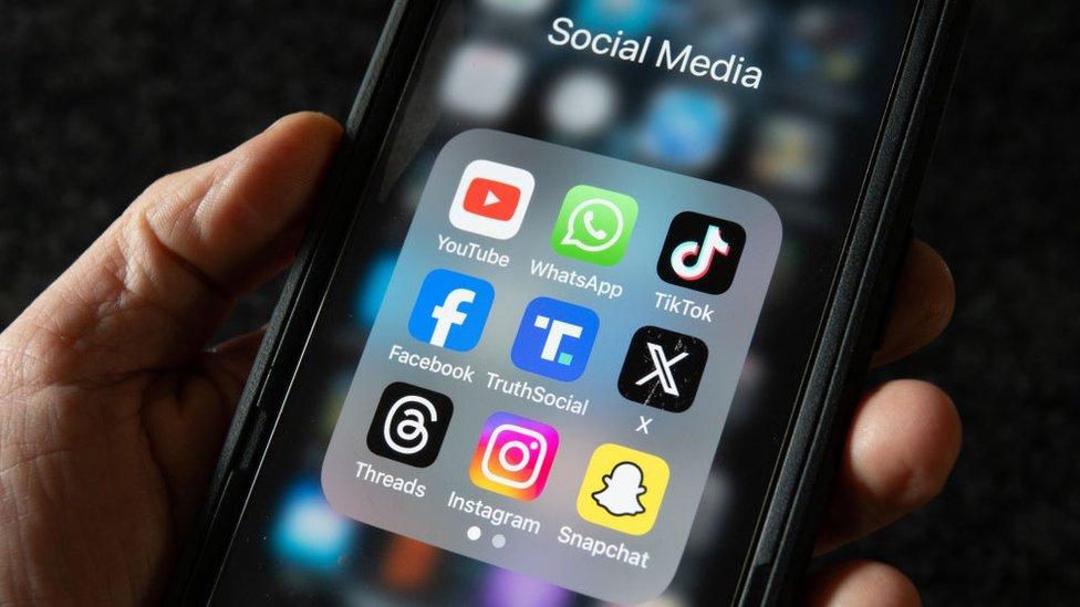 New Zealand moves to ban social media for under-16s