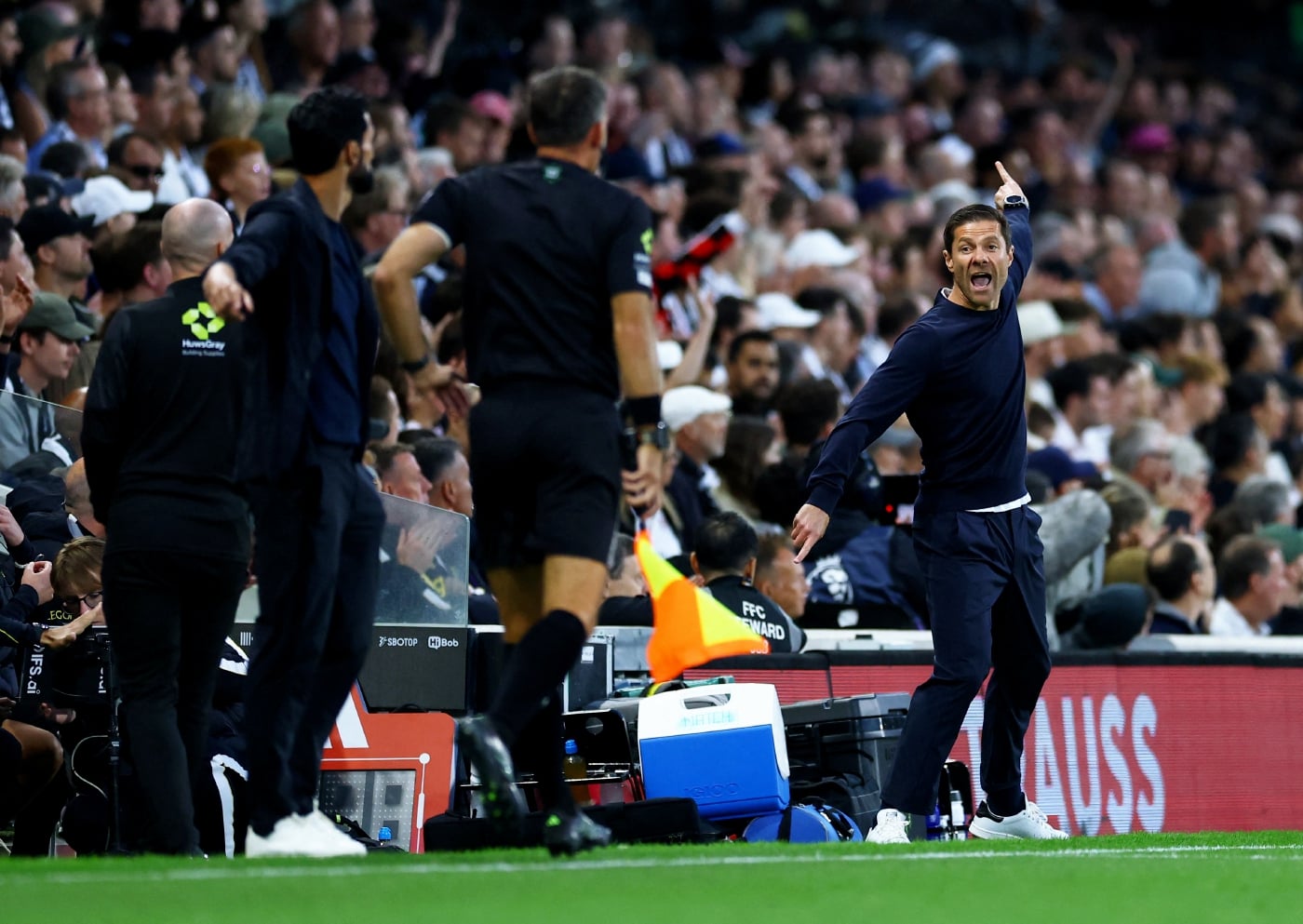 'Special' Chelsea forwards inspire Alonso's winning start