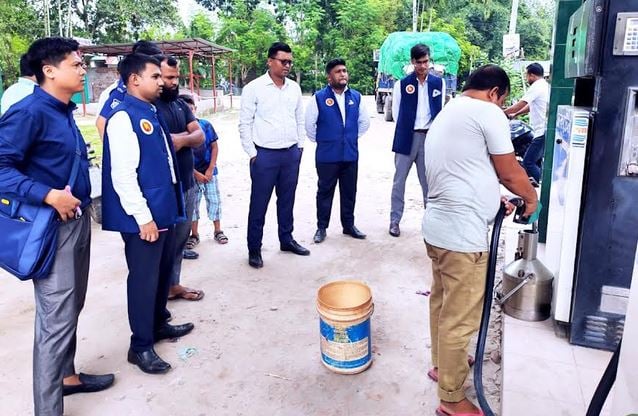 2 establishments fined Tk 60,000 in Nilphamari