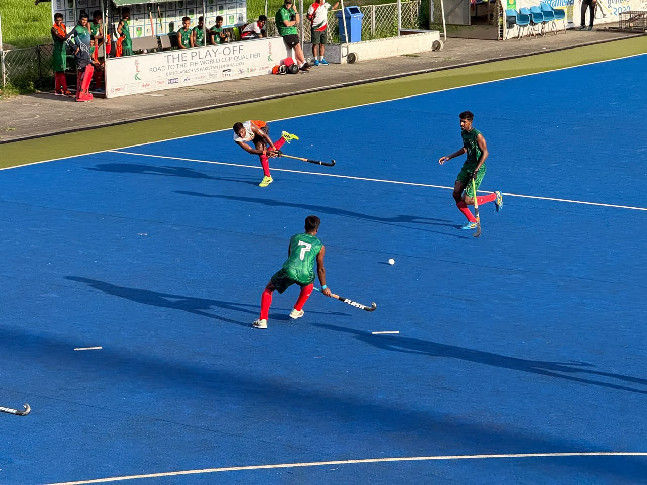 Sr. hockey team earn big win in practice match