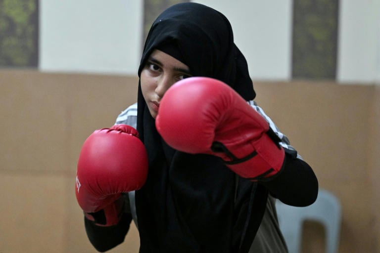 Pakistan's girls fight for their place in the boxing ring