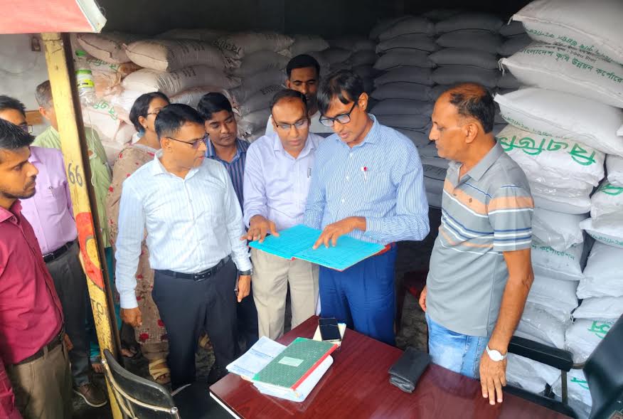 No fertilizer crisis; govt to take strict action if any artificial crisis is attempted: Divisional Commissioner