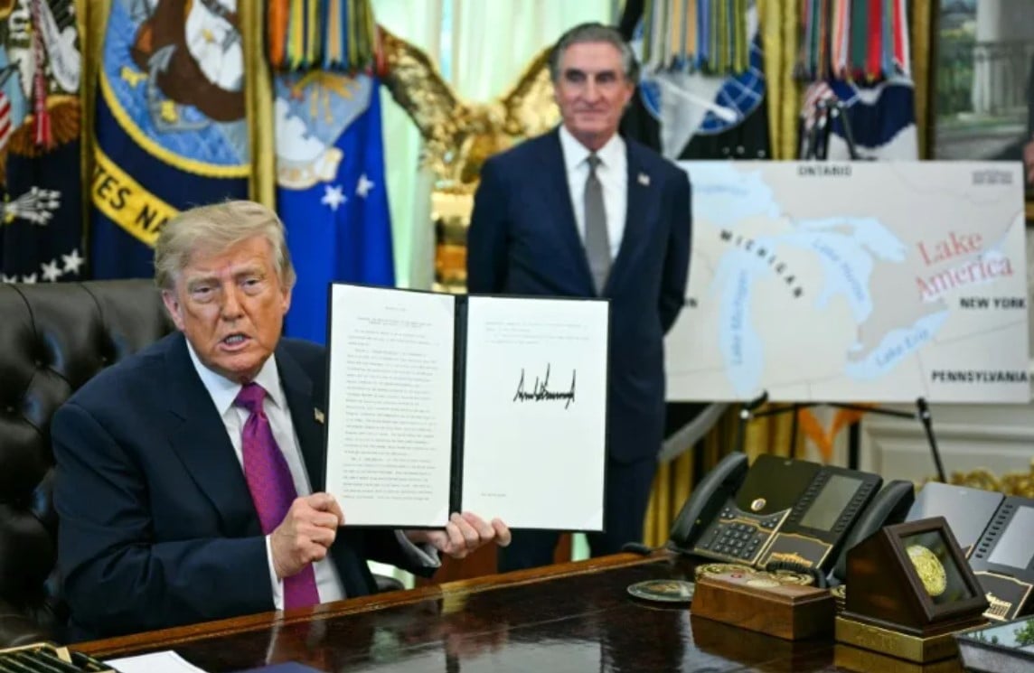 Trump orders Lake Ontario to be renamed 'Lake America'