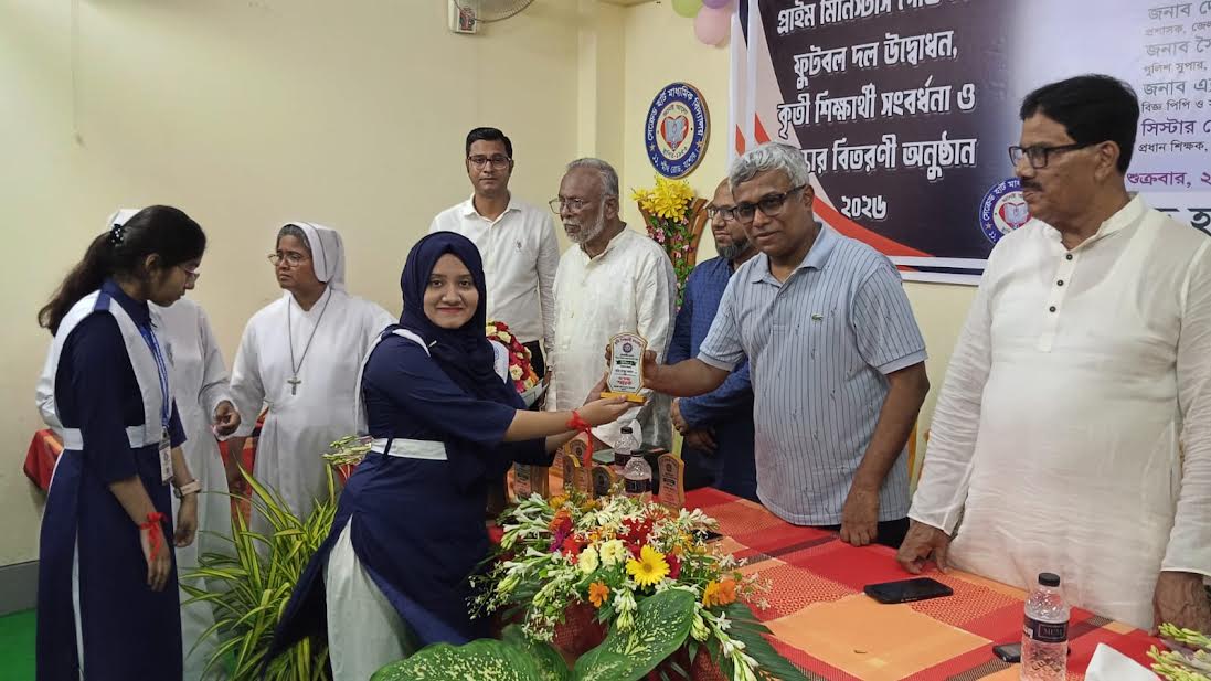 Govt emphasizes extracurricular activities to develop students' skills: Amit