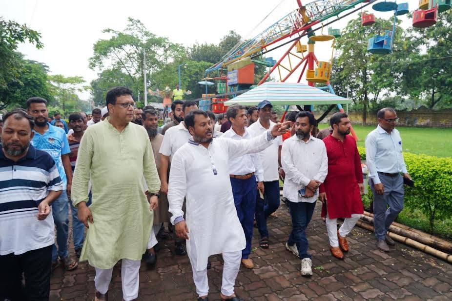 RCC Administrator, DLS DG inspect Shaheed Zia Shishu Park for modernization