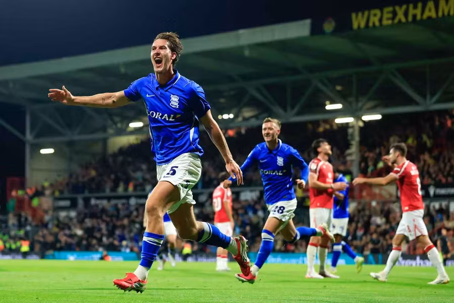 Birmingham beat Wrexham in 'Hollywood derby'