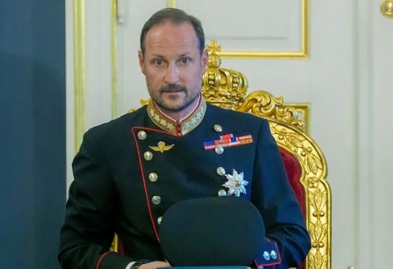 Norway, in mourning, enters a new era under Haakon VIII