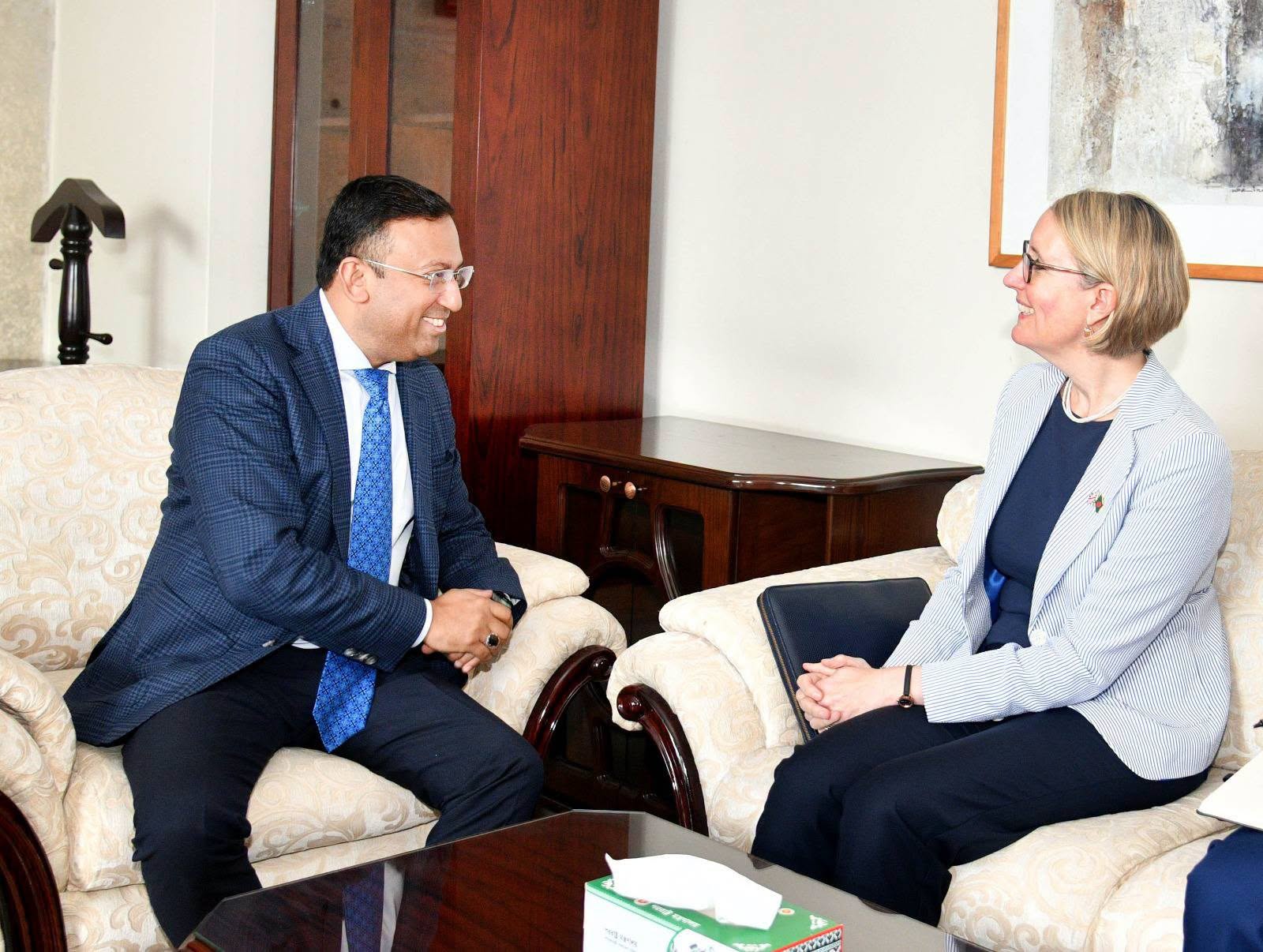 Humaiun urges UK backing for Rohingya repatriation efforts
