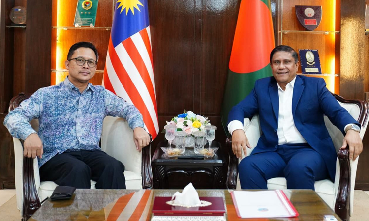 Malaysian envoy calls on Defence Adviser