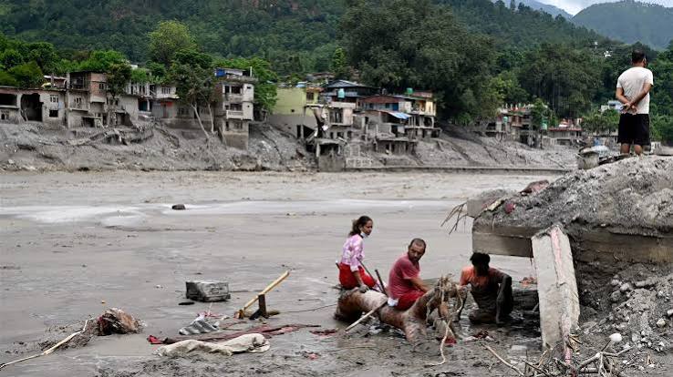 Nepal flood death toll rises to 939, missing drops to 3,925: disaster  authority