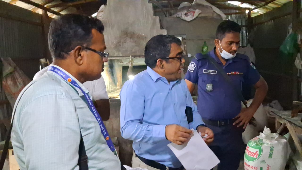 Two bakery shops fined in Chuadanga 
