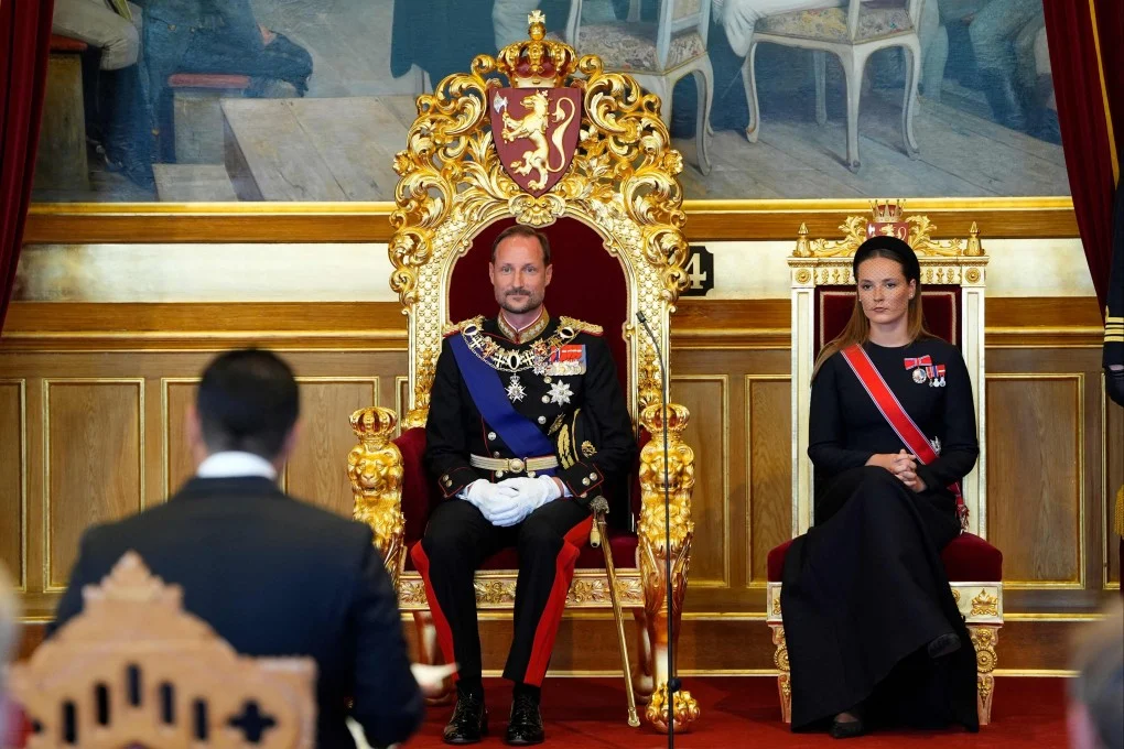 Norway's King Haakon VIII swears allegiance to constitution