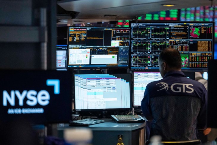 Wall Street stocks rise despite bond yields, oil rising