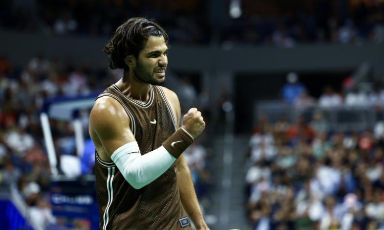 Alcaraz overpowers Faria to reach US Open third round