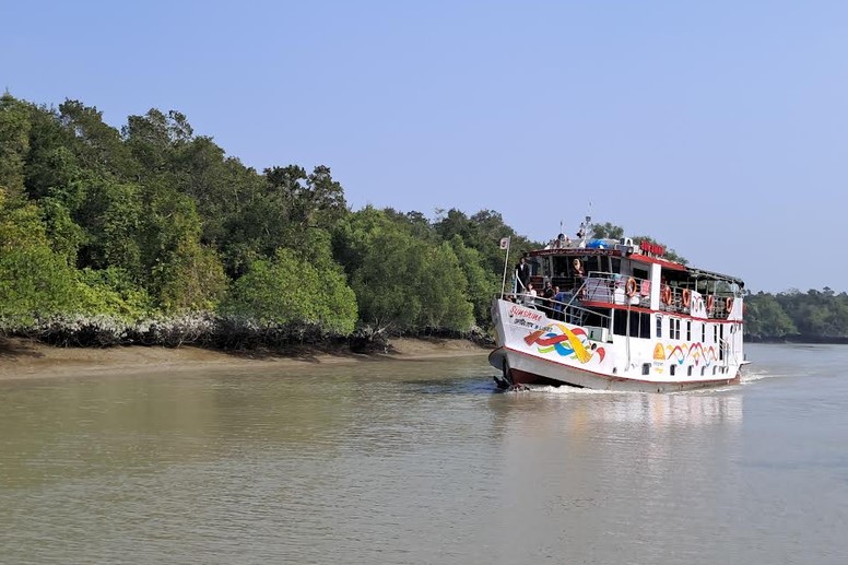 Tourists flock to Sundarbans as three-month ban ends