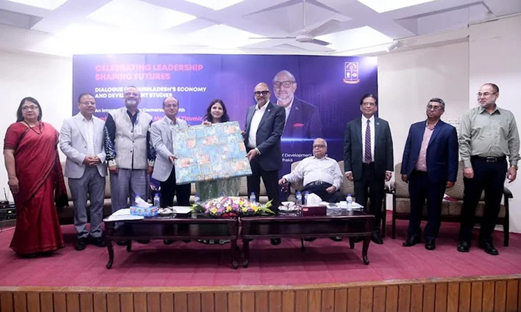 PM’s Adviser Rasheed Al Mahmud Titumir accorded reception at DU