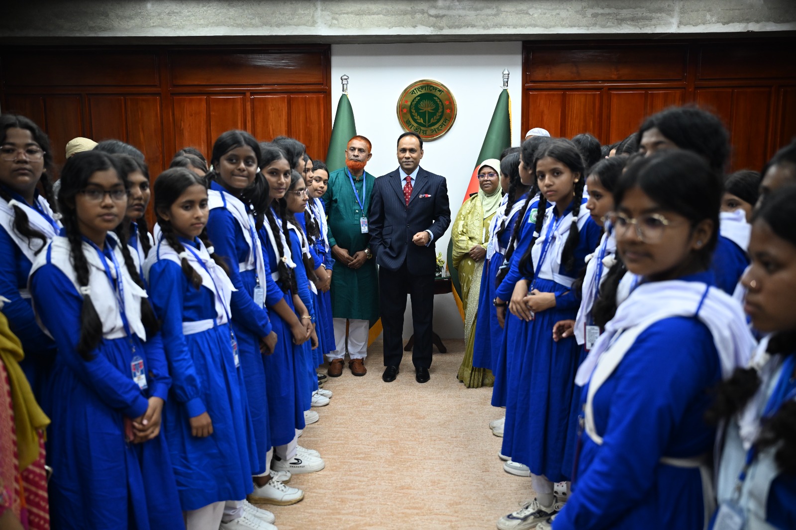 Kalmakanda girls’ high school teachers, students pay courtesy call on Deputy Speaker