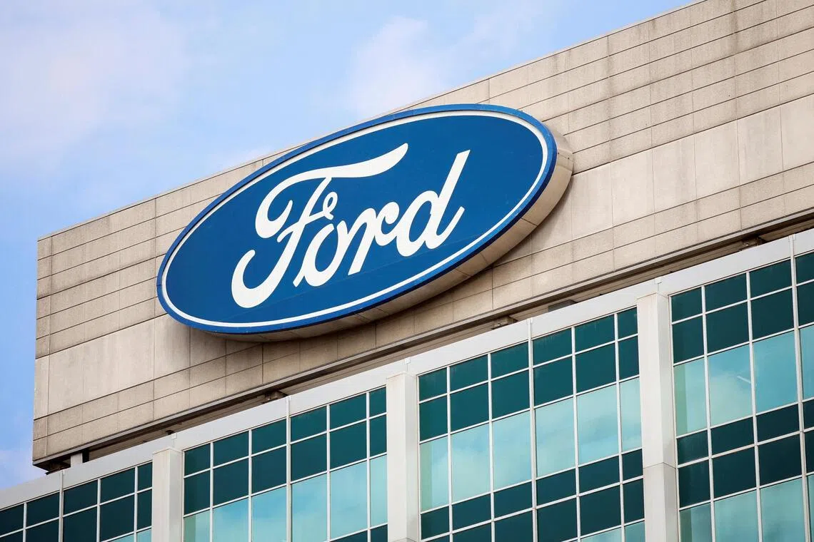 Ford, US transportation chief spar over company's China deals
