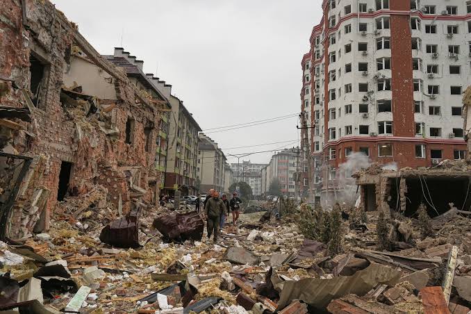 Russian strikes kill four, wound dozens in Ukraine