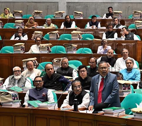 স্মার্ট বাংলাদেশ নির্মাণের লক্ষ্য নিয়ে ৭ লাখ ৯৭ হাজার কোটি টাকার বাজেট প্রস্তাব