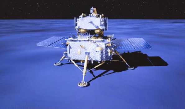 Plyajdagi mikro bikinili qizlar