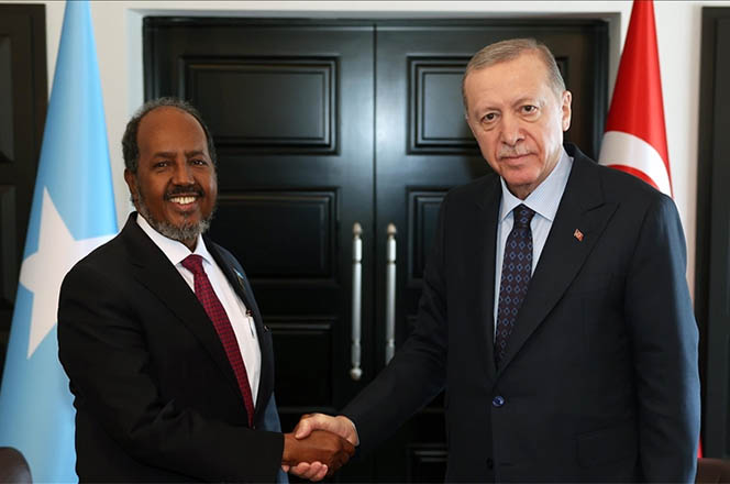 Kaliningradda semiz ayolni hojatxonada sikishdi.