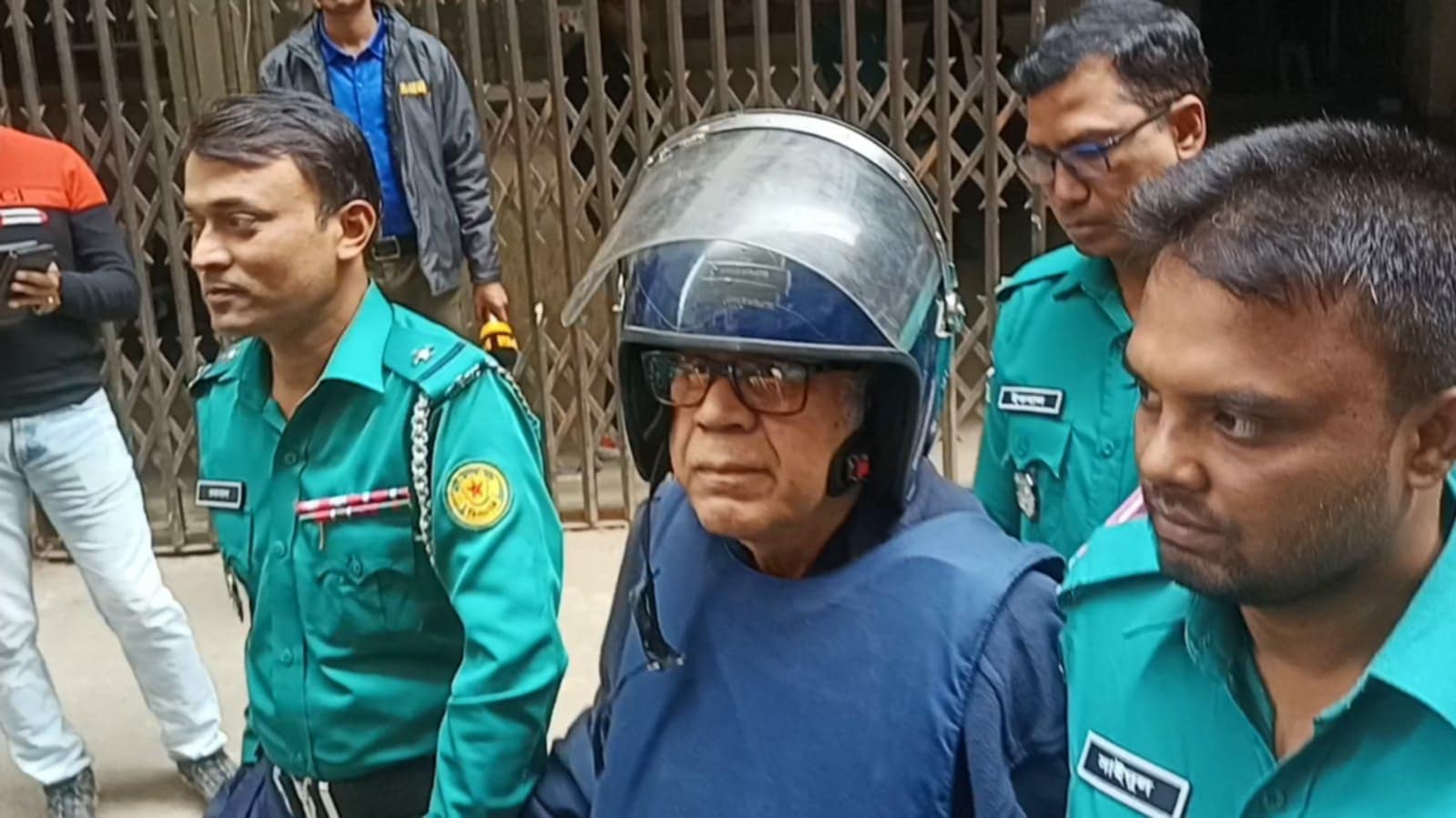 সাবেক মন্ত্রী কামরুল চার দিনের রিমান্ডে