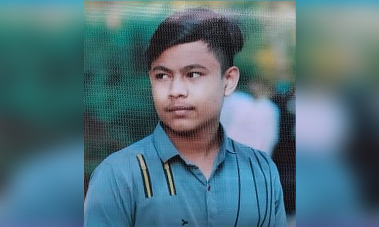 পাঁজরে বুলেটবিদ্ধ কিশোর মিনহাজ কাতরাতে কাতরাতে মারা গেলেন, হাসপাতালে নেয়ার সাহস পায়নি কেউ
