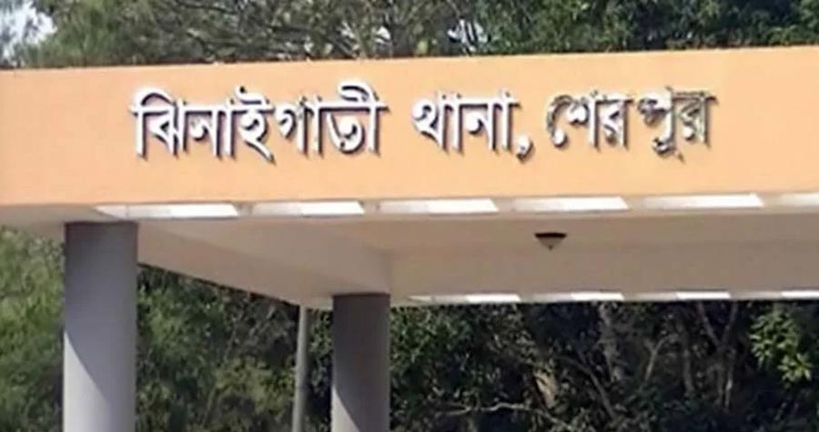 শেরপুরে বালুভর্তি মাহিন্দ্রা গাড়ি উল্টে চালক নিহত