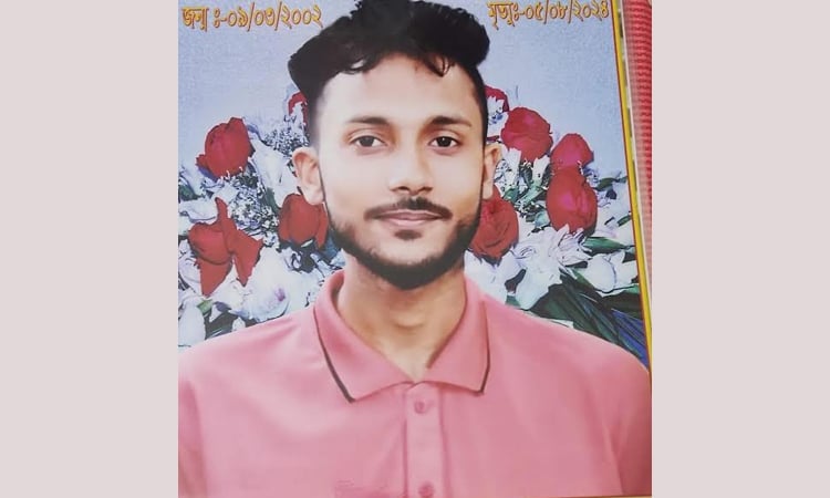 চাকুরি আর ঘর চান নদীভাঙনে নিঃস্ব শহিদ ইমরানের বাবা