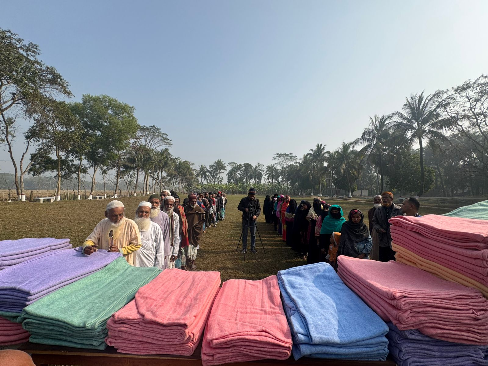 পিরোজপুরে তারেক রহমানের পক্ষে বিএনপি'র শীতবস্ত্র বিতরণ