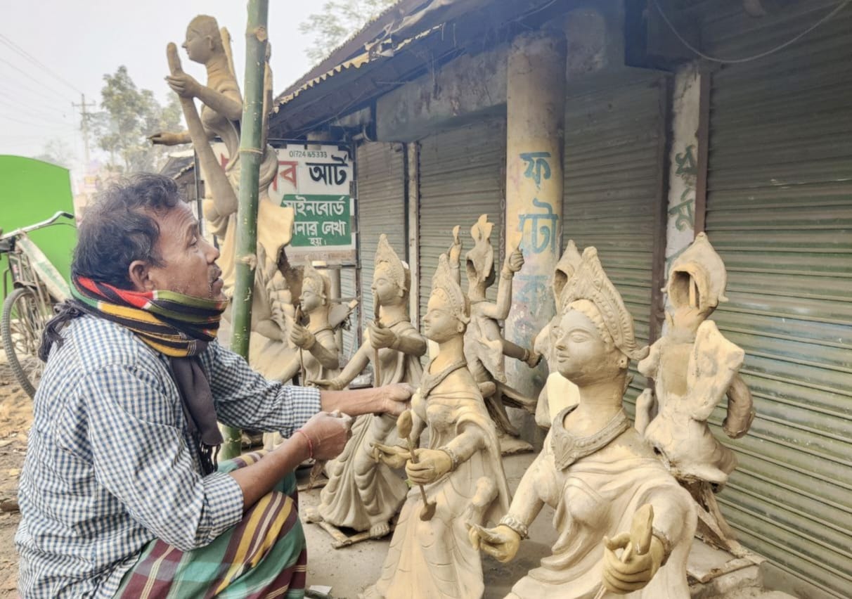দিনাজপুর শহরের পাঁচ শতাধিক মন্ডপে চলছে পূজার আয়োজন, প্রয়োজনীয় নিরাপত্তা দিতে প্রস্তত পুলিশ  