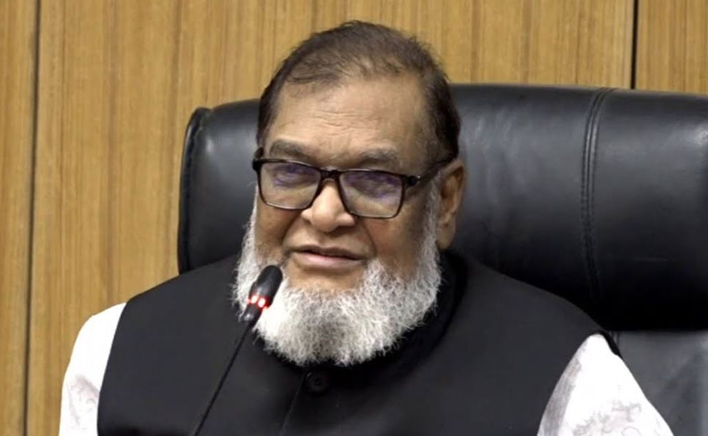 সাবেক মন্ত্রী মোজাম্মেল হকসহ চারজনের দেশত্যাগে নিষেধাজ্ঞা