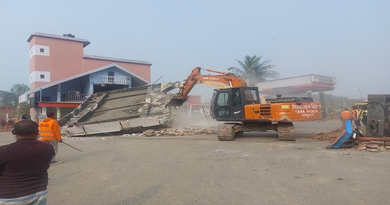 নওগাঁয় পেট্রোল পাম্প ধর্মঘট : ভোগান্তিতে যানবাহন চালকরা