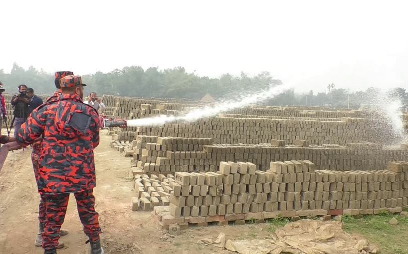 নীলফামারীতে দুই ইটভাটার জমিনানা
