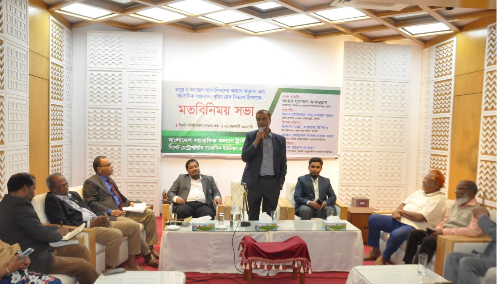 সাংবাদিকদের অবসরকালীন ভাতা সরকারের বিবেচনাধীন : মুহাম্মদ আবদুল্লাহ