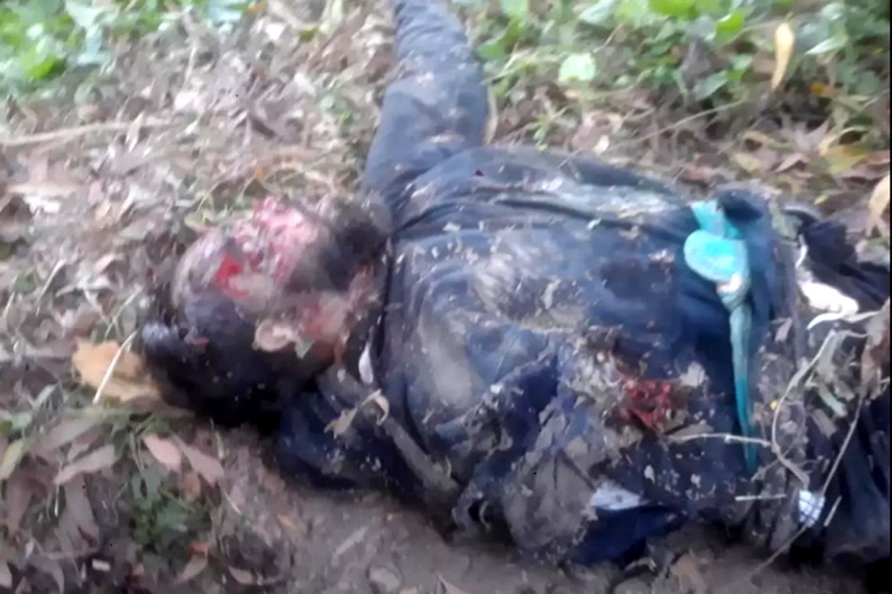 চাঁদপুরের পিকআপভ্যান চাপায় ডাকাত নিহত