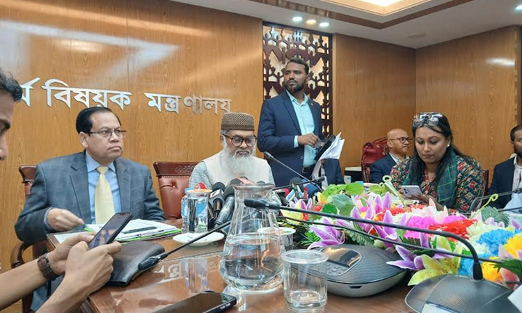 হজ সেবাদানকারী কোম্পানির সাথে ১৪ ফেব্রুয়ারির মধ্যে সকল চুক্তি সম্পাদন করতে হবে : ধর্ম উপদেষ্টা 