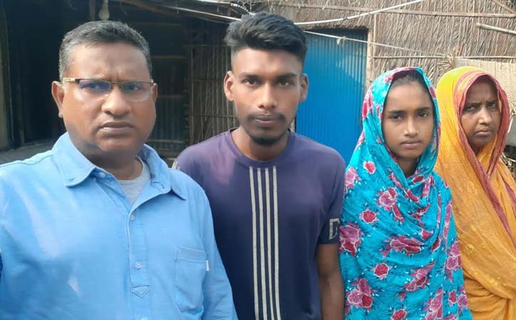 সংসারের হাল ধরা হলো না দরিদ্র কলেজ ছাত্র আদমের