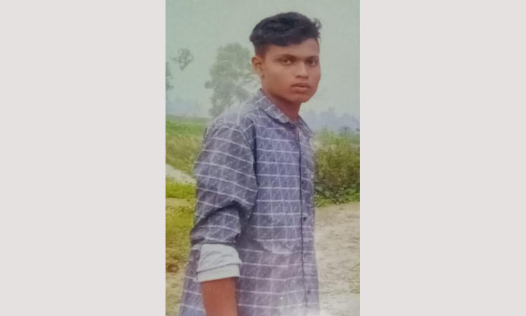 একমাত্র উপার্জনক্ষম ছেলেকে হারিয়ে দিশেহারা শহীদ বিপ্লবের পরিবার