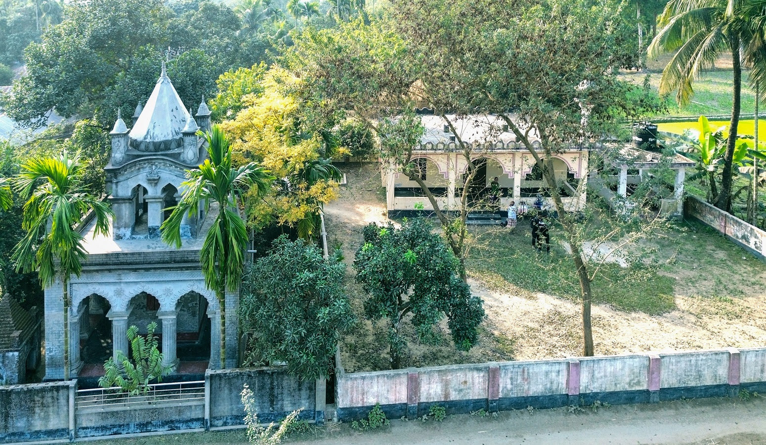 সাম্প্রদায়িক সম্প্রীতির বিরল দৃষ্টান্ত স্থাপন করেছেন বীরগঞ্জ উপজেলার মানুষ