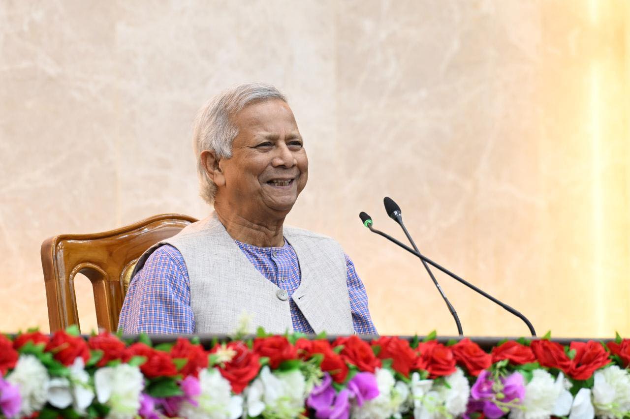 আইনশৃঙ্খলা পরিস্থিতি স্বাভাবিক রাখতে জেলা প্রশাসকদের সজাগ থাকার নির্দেশ প্রধান উপদেষ্টার
