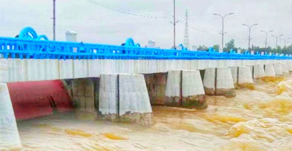 তিস্তায় আকস্মিক পানি বৃদ্ধি : ফসল নষ্ট হওয়ার আশংকায় কৃষকরা