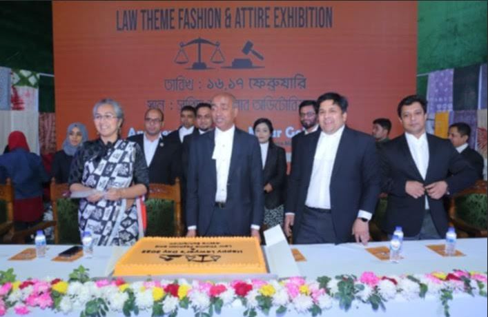 আইনজীবী মাসুমা মিথিলার ব্যতিক্রমধর্মী পোশাক প্রদর্শনীর উদ্বোধন