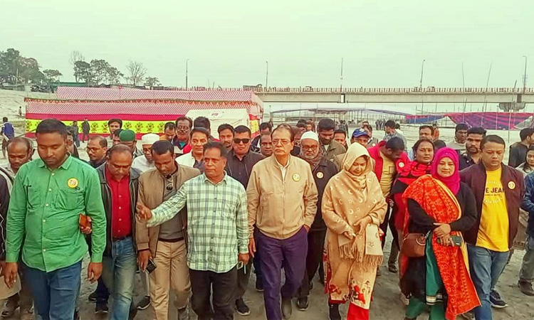 তিস্তার পানির ন্যায্য হিস্যা আদায়ে ৪৮ ঘণ্টার অবস্থান কর্মসূচি চলছে