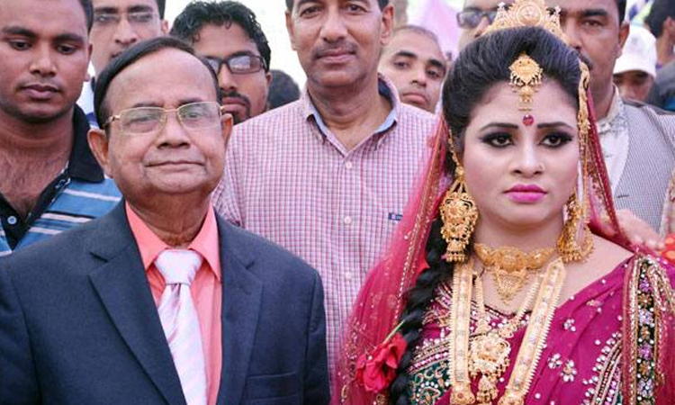 স্ত্রীসহ সাবেক রেলপথ মন্ত্রী মুজিবুল হকের বিরূদ্ধে দুদকের মামলা