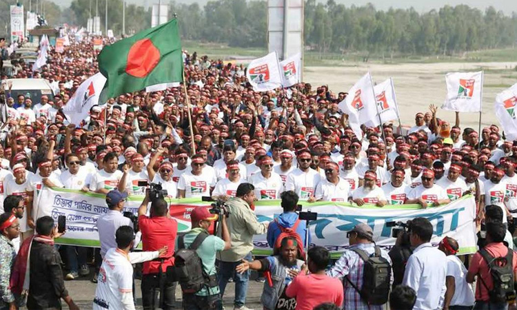 তিস্তা বাঁচানোর পদযাত্রায় জনস্রোত