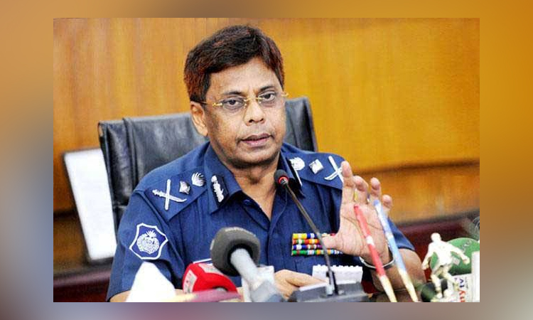 সাবেক আইজিপি শহিদুলের আত্মীয়ের বাসা থেকে দুই বস্তা আলামত জব্দ দুদকের