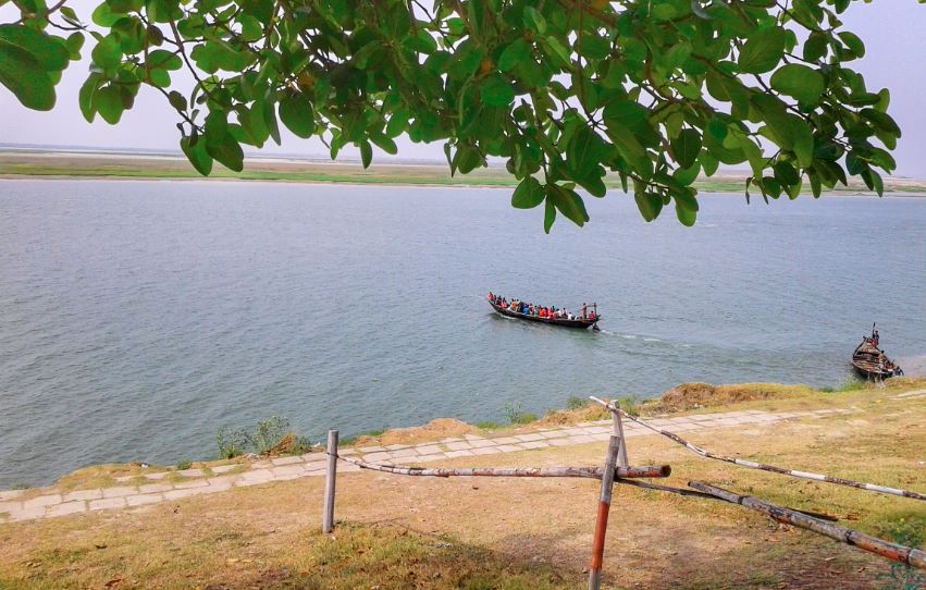 পদ্মা নদীর বাস্তুতন্ত্রের প্রতিবেশের জন্য হুমকি সৃষ্টি করছে দূষণ