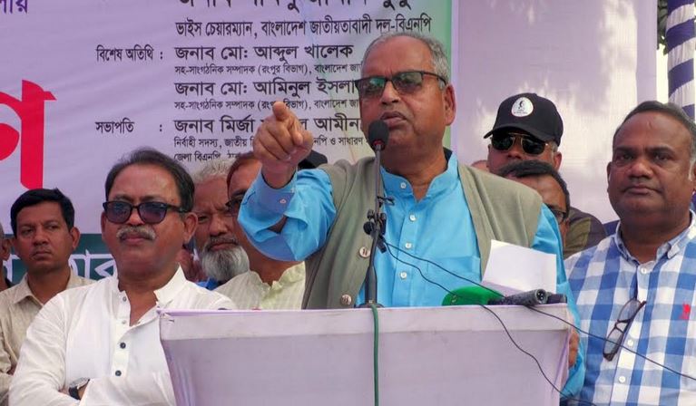গণতন্ত্র প্রতিষ্ঠা ছাড়া বিএনপি পিছু হটবে না : শামসুজ্জামান দুদু